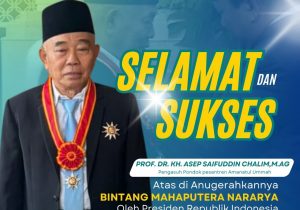 prof Dr KH Asep Syaifudin Halim menerima penghargaan Bintang MahaPutra dari presiden Prabowo Subianto